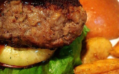 神保町の高級ハンバーガー屋さん『BURGERS CAFE GRILL FUKUYOSHI』は美味い
