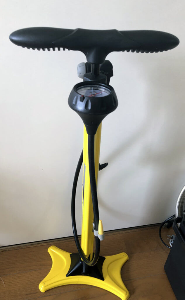 クロスバイク用の空気入れ