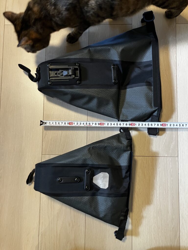 「オルトリーブ サドルバッグ」の1.6Lと4.1L